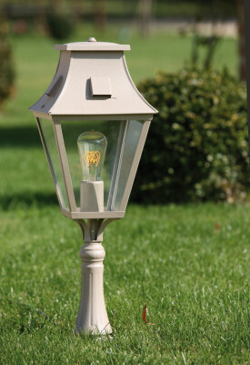 Vieille France Nr. 5 | Aluminium Sockelleuchte Roger Pradier